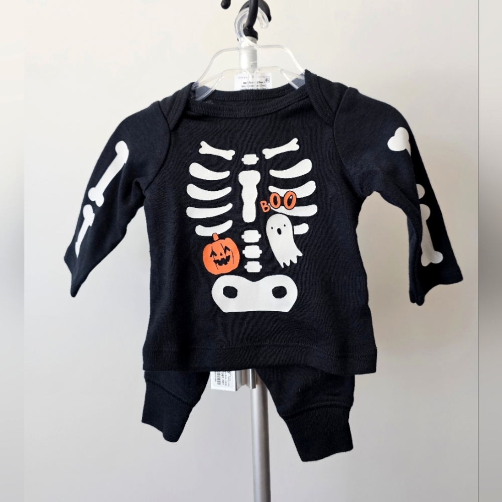 NWT Carter's Child of Mine Cute Halloween Skeleton 2-Piece Outfit, Newborn